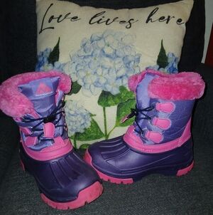 Big Kids Snow Boots Size 35 (US Size 3 Or 3 1/2)